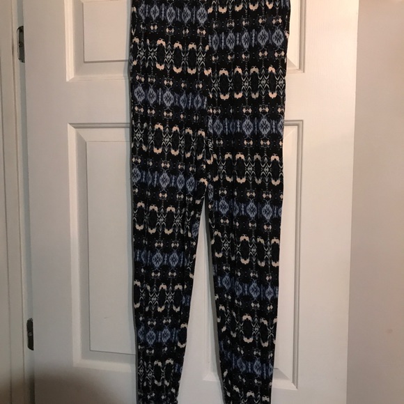 Hollister patterned flowy pants - Picture 4 of 8